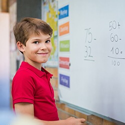 Moderne Schulen Schüler Whiteboard in Ostprignitz-Ruppin
