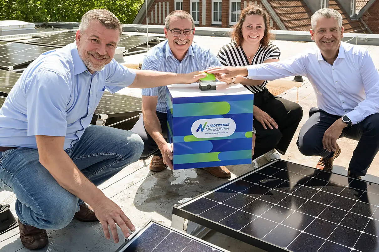 Kandidat Ralf Reinhardt Stadtwerke Neuruppin Solaranlage Inbetriebnahme Ziele Landratswahl OPR 2026